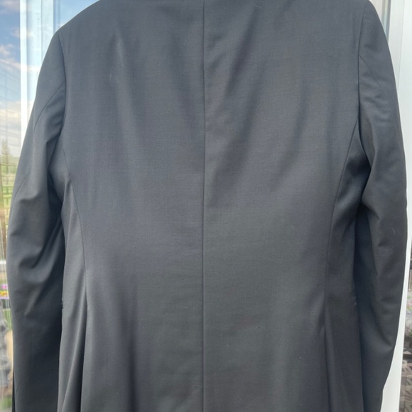 Kenneth Cole Suit - Picture 5 of 5